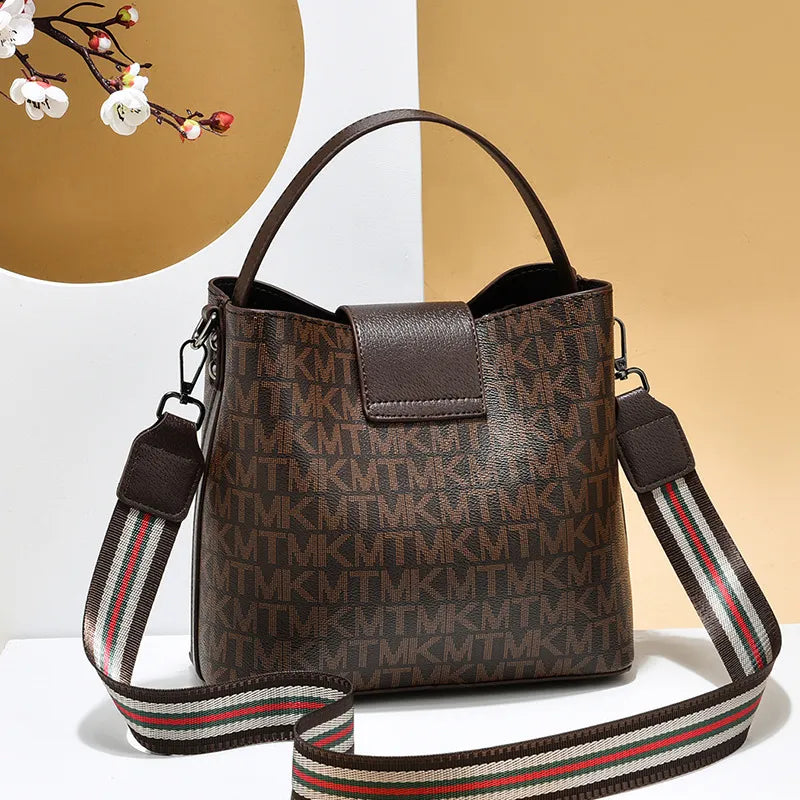 Fashion Simple Large-Capacity Tote Bag for Women – Lightweight Daily Shoulder Bag