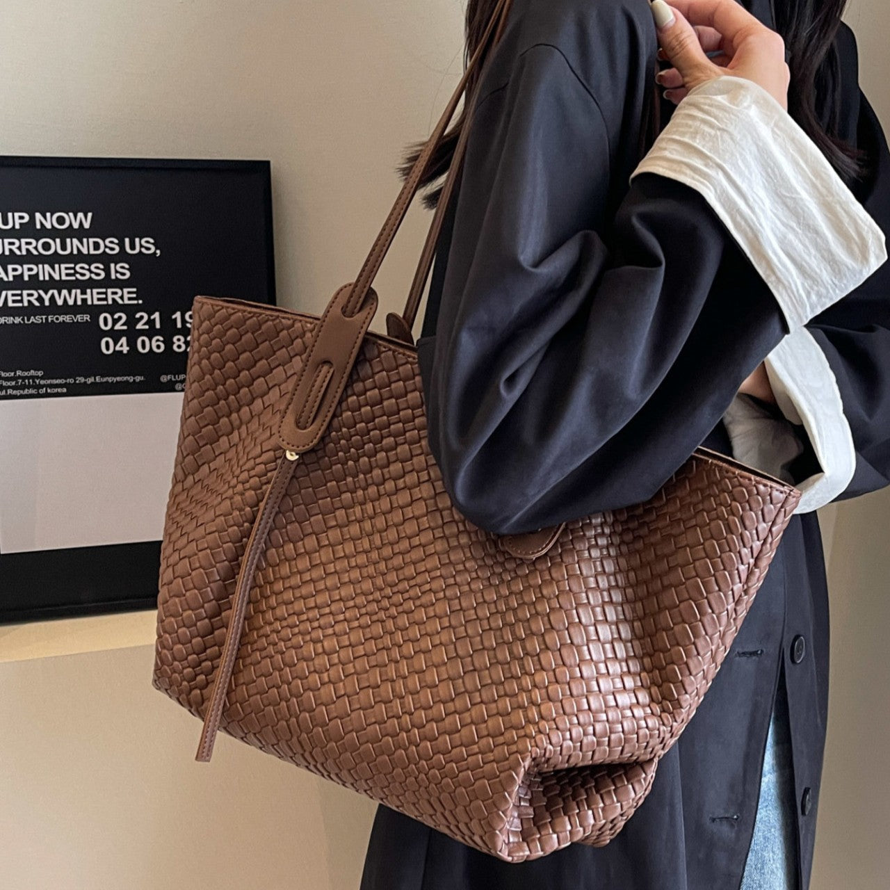 Women's Artisan-Woven Heritage Tote - Convertible Shoulder Bag w/ Structured Base, Minimalist Oversized Carryall for Effortless Style