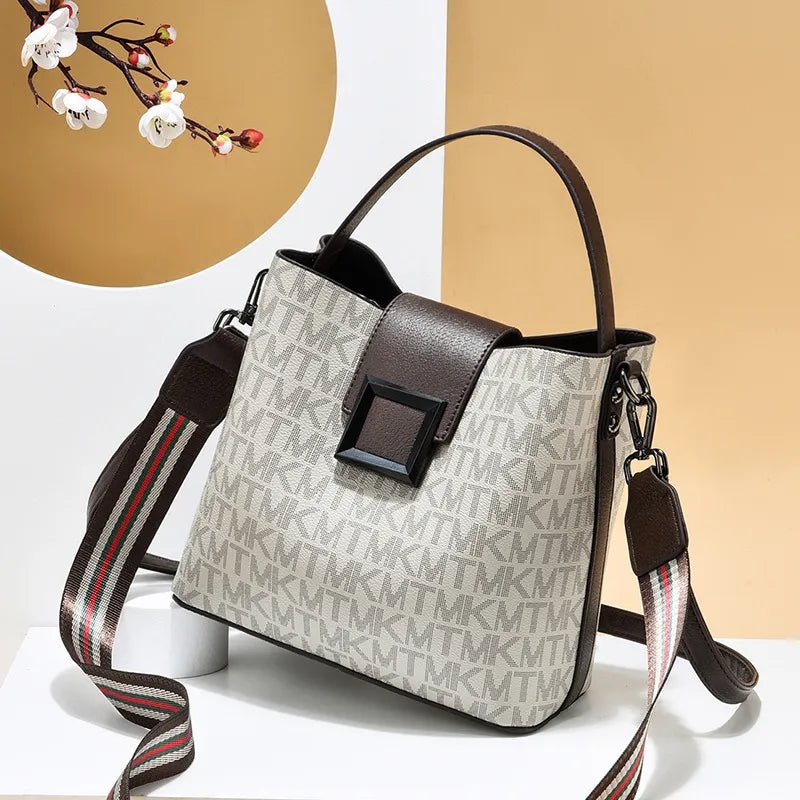 Fashion Simple Large-Capacity Tote Bag for Women – Lightweight Daily Shoulder Bag